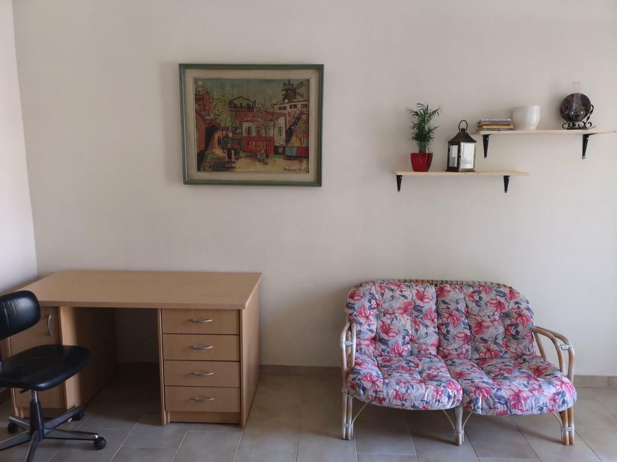 Leonidas Private Apartment In スパルティ エクステリア 写真