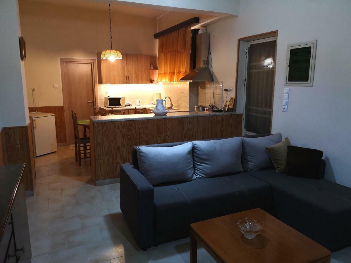 Leonidas Private Apartment In スパルティ エクステリア 写真